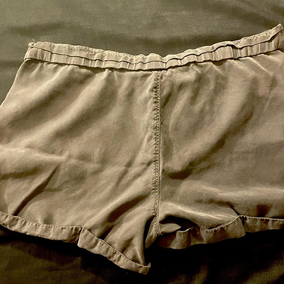 Aerie Shorts - Picture 2 of 3